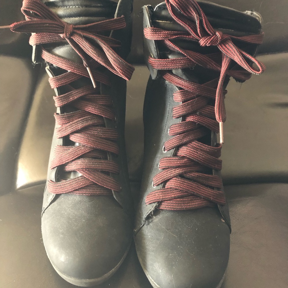 Wedge sneakers